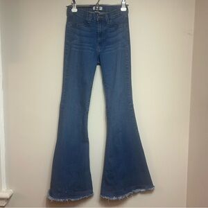 Judy Blue Flare Jeans • Raw Hem Medium Wash • Size 5/27